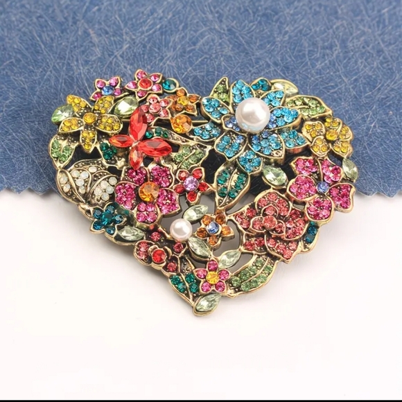 🆕️💗 GOLD-TONE RHINESTONE & PEARL HEART SHAPED FLORAL BROOCH PIN 💗 - Picture 4 of 9